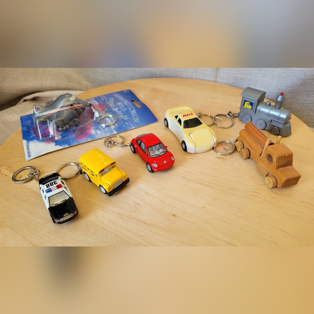 VTG 1990's Lot of 7 Car, Airplane,Train Keychain Keyring Classic LogoKey & Card - Picture 2 of 11